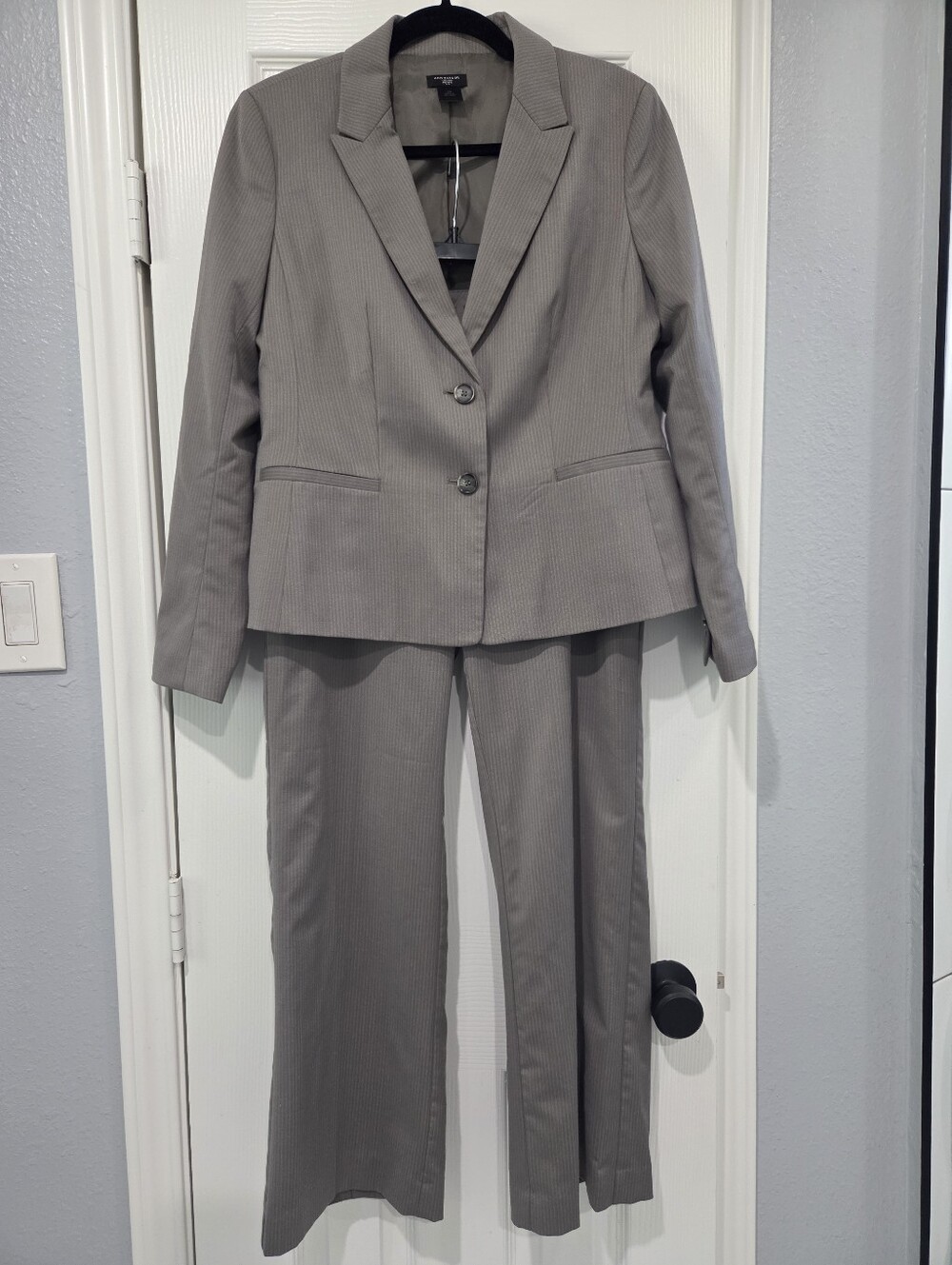 Size 10P Womens Suit Set